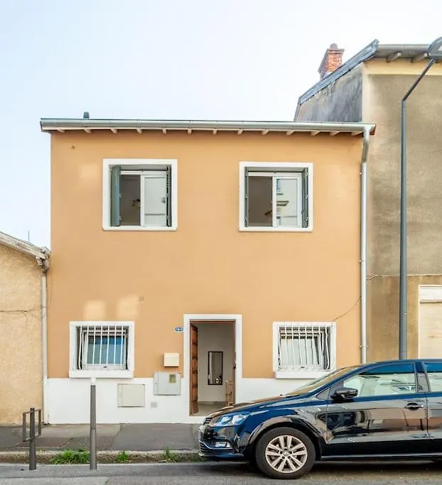 Holiday home Accords Parfaits Famille Villa Villeurbanne